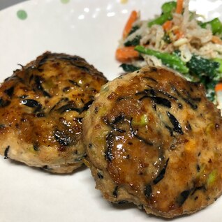 お弁当にもぴったりひじき入り照り焼き豆腐つくね